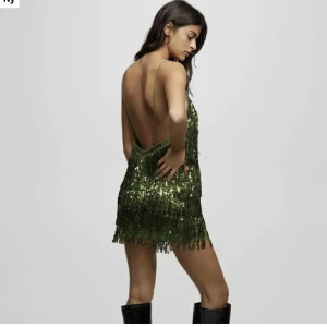 paljettklänning - Snygg paljettklänning perfekt till temafest, anvämd en gång. Stolek S.