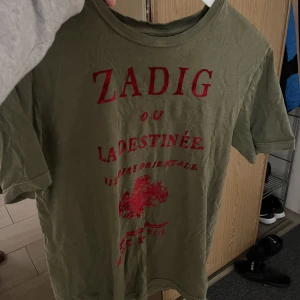 T shirt  - Nice Zadig t shirt som inte används längre💕 lite skrynklig på bilden men är i jättefint skick. 