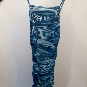 Klänning blå XS - Helt ny