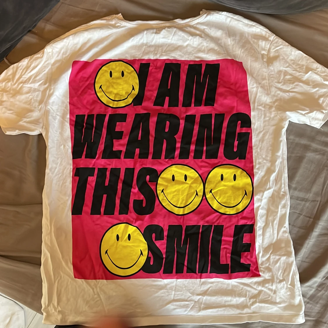 Cool T-shirt i glada färger  - 90