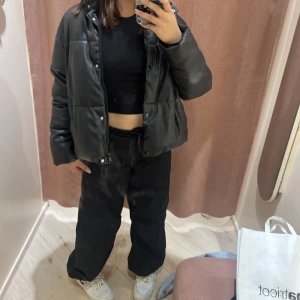 Puffer jacket  - Zara black puffer jacket