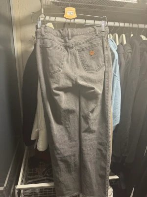 Abrand jeans  - Low straight abrand jeans. Fint skick. 