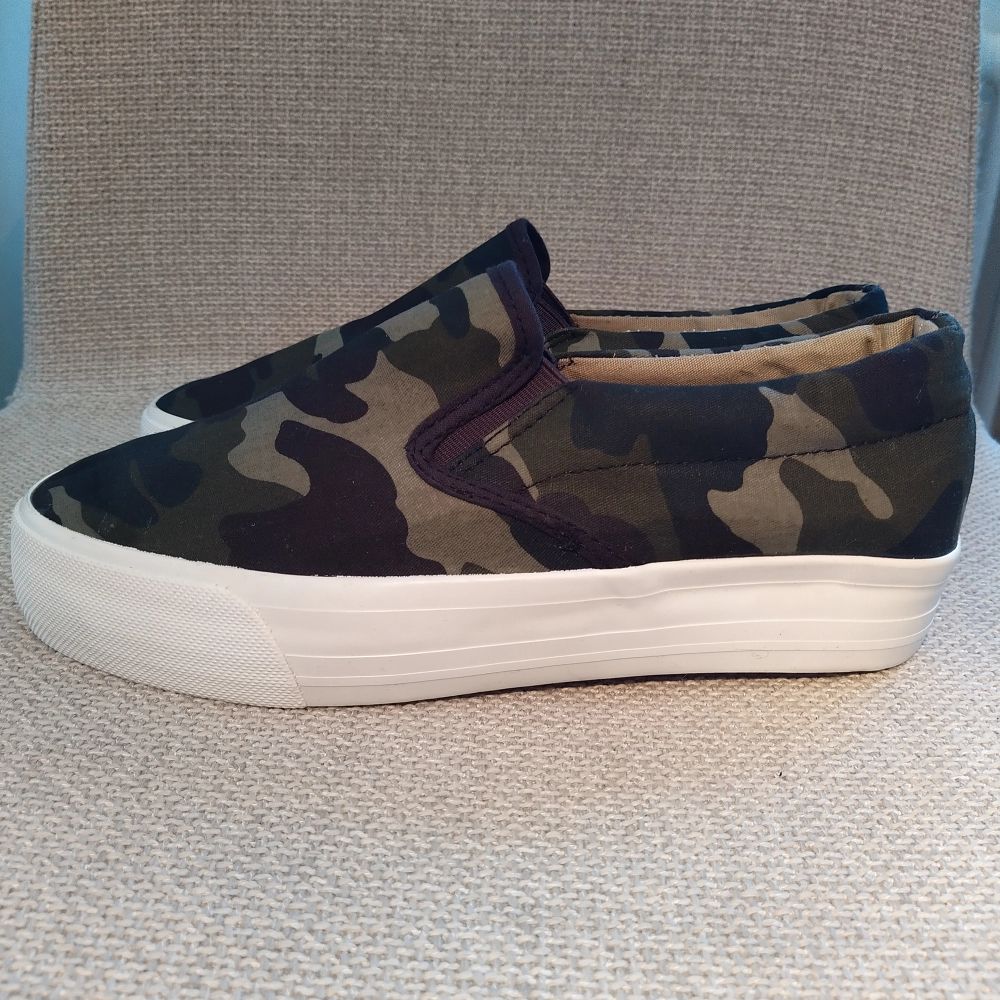 Restricted camo deals sneakers