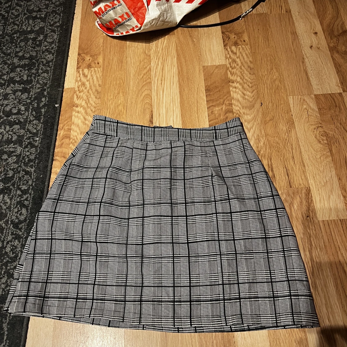 Grå Kjol med fickor - 90