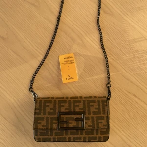 Fendi bag  - Säljer nu min fendi väska då den inte kommer till användning❤️ ❤️ Köparen står för frakt❤️