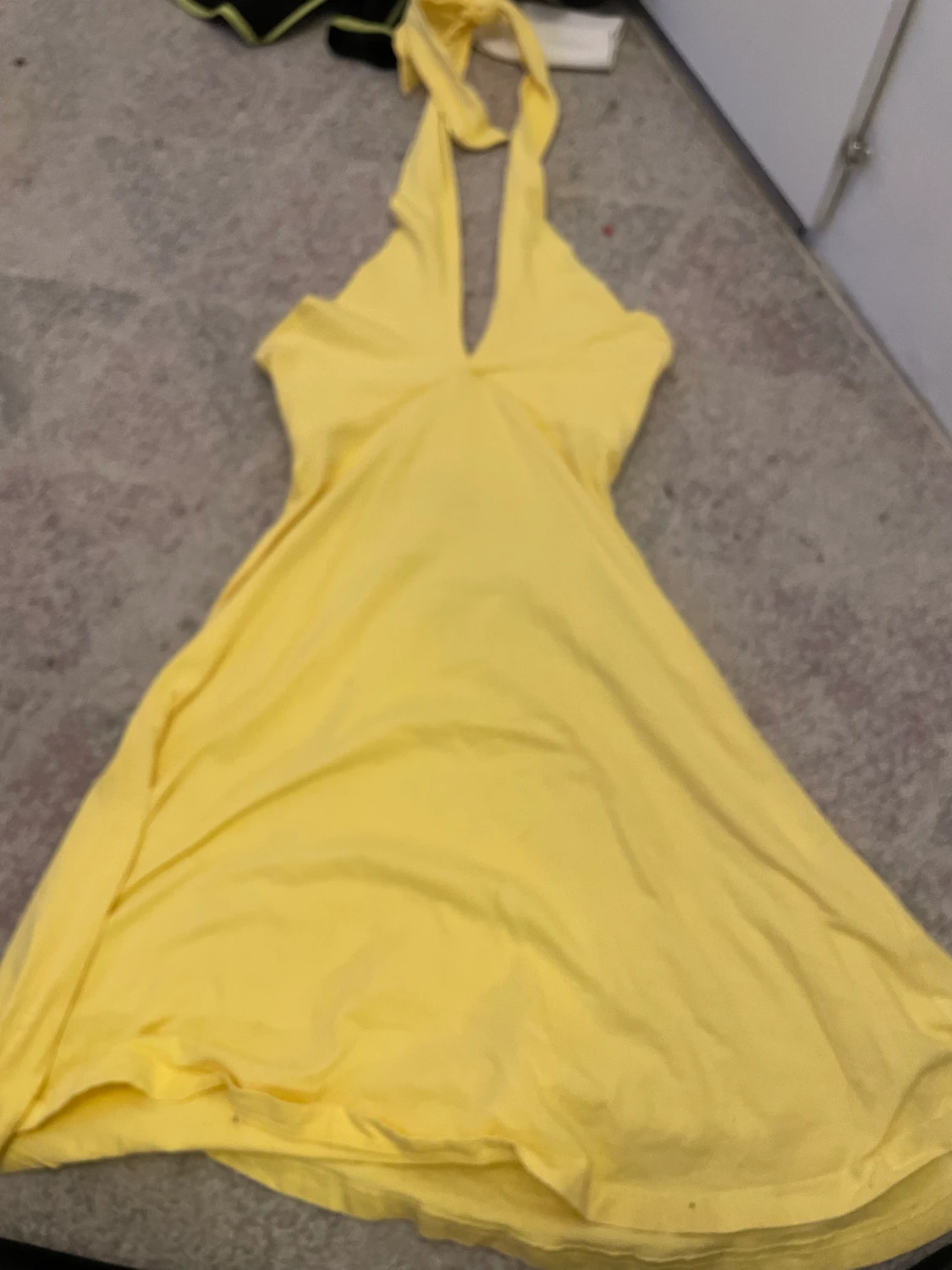 Gul klänning 