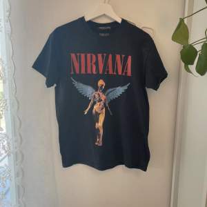 En merch tröja för bandet Nirvana. Bra skick!