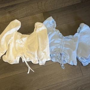 Söta toppar - Säljer dessa två gulliga toppar, 40 kr för en eller 60 för båda🩵dm för frågor 