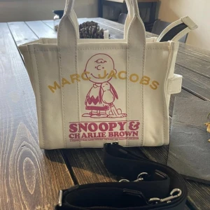 Marc Jacobs snoopy - I super skick 