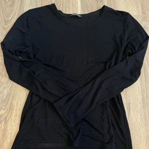 Tröja - Intimissimi dupe tröja som har legat i garderoben men aldrig använts, eftersom jag redan har en i samma storlek! <3 (se bild 3)