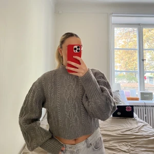 Stickad tröja  - Ifrån NA-KD. Använd fåtal gånger ❤️