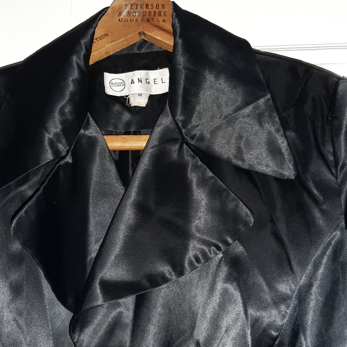 Svart trenchcoat  - 91