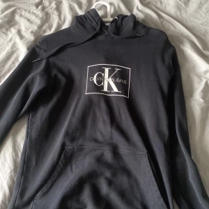 Calvin Clein hoodie  - 10/10 skivk. Ny pris 1400 mitt pris 300