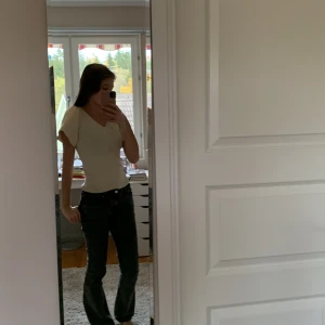 Vermoda topp  - Fin Vermoda topp säljer för att den är för liten för mig❤️