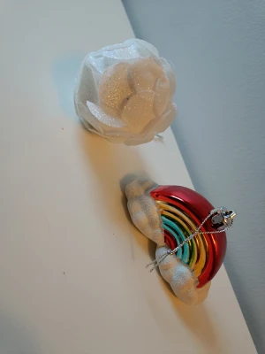 Säljer två julkulor för endast 60 kr!  - Säljer två julkulor för endast 60 kr! 