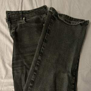 Jeans från Madlady, säljes då dom inte används längre. 
