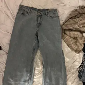 Jätte fina monki jeans i storlek xs/s Används aldrig och har inga defekter