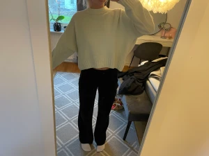 Stickad tröja - Ljusgrön stickad tröja från HM. Aldrig använd🫶🏼