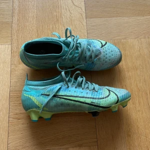 Nike mercurial vapor 14 PRO fg  - Fotbollsskor i mycket bra skick 9/10. Inte alls slitna. Nypris från unisport 1600 kr. Specialsula inuti.