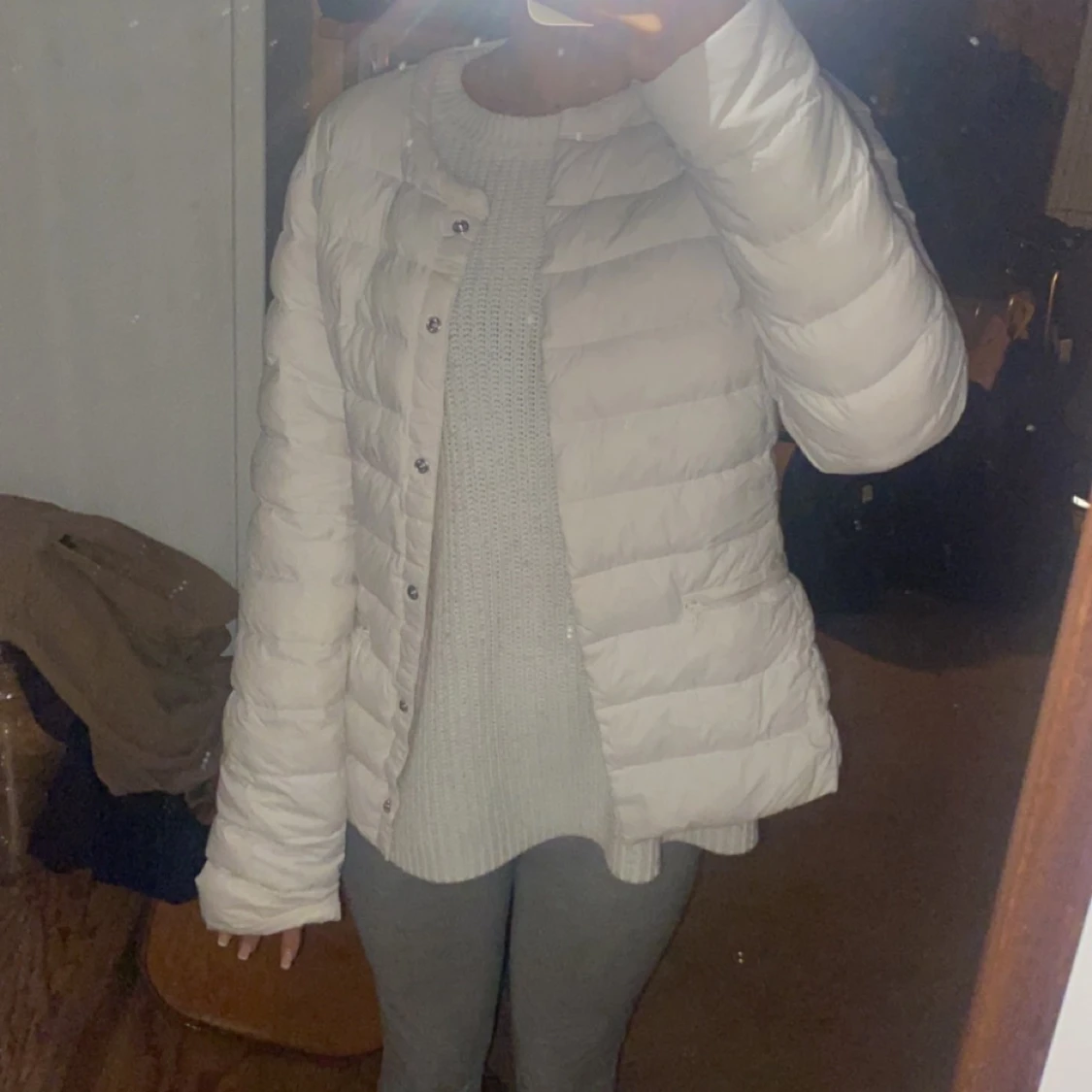 Trendig vit dunjacka