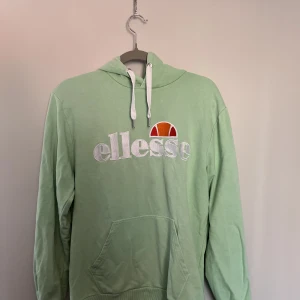 Mint grön Ellesse hoodie  - Super skön hoodie i bra skick 💚