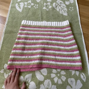 Topp/kjol - Topp eller kjol! Bestäm själv. Passar en Xs eller s. Skriv för bilder🌱