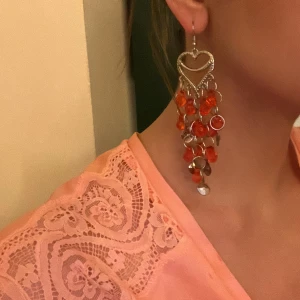 Y2K örhängen röda silvriga - Söta inköpta tidigt 00tal. 