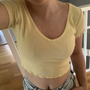 Superfin tröja från Pull&bear, inga defekter💛