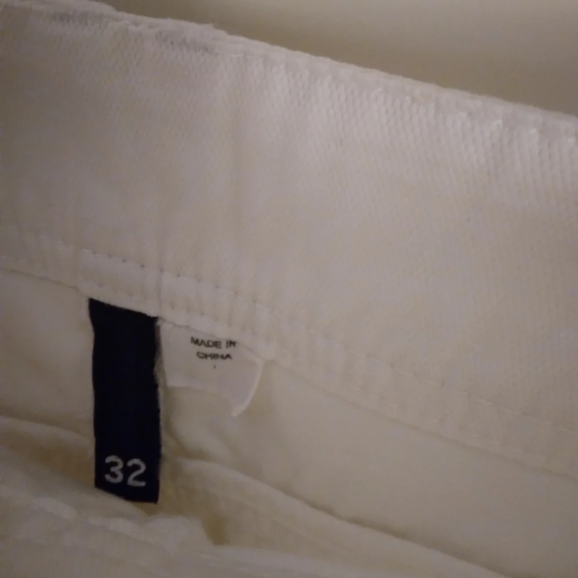 Vita korta shorts i bra skick, Strlk 32 /  XS. Flera fickor.  - 2