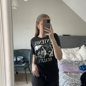 T shirt  - Cool T-shirt med tryck💕 är i storlek M men passar även XS & S