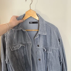 Manchester jacka - Jättefin Manchester jacka från zara i srl M, anväd fåtal gånger