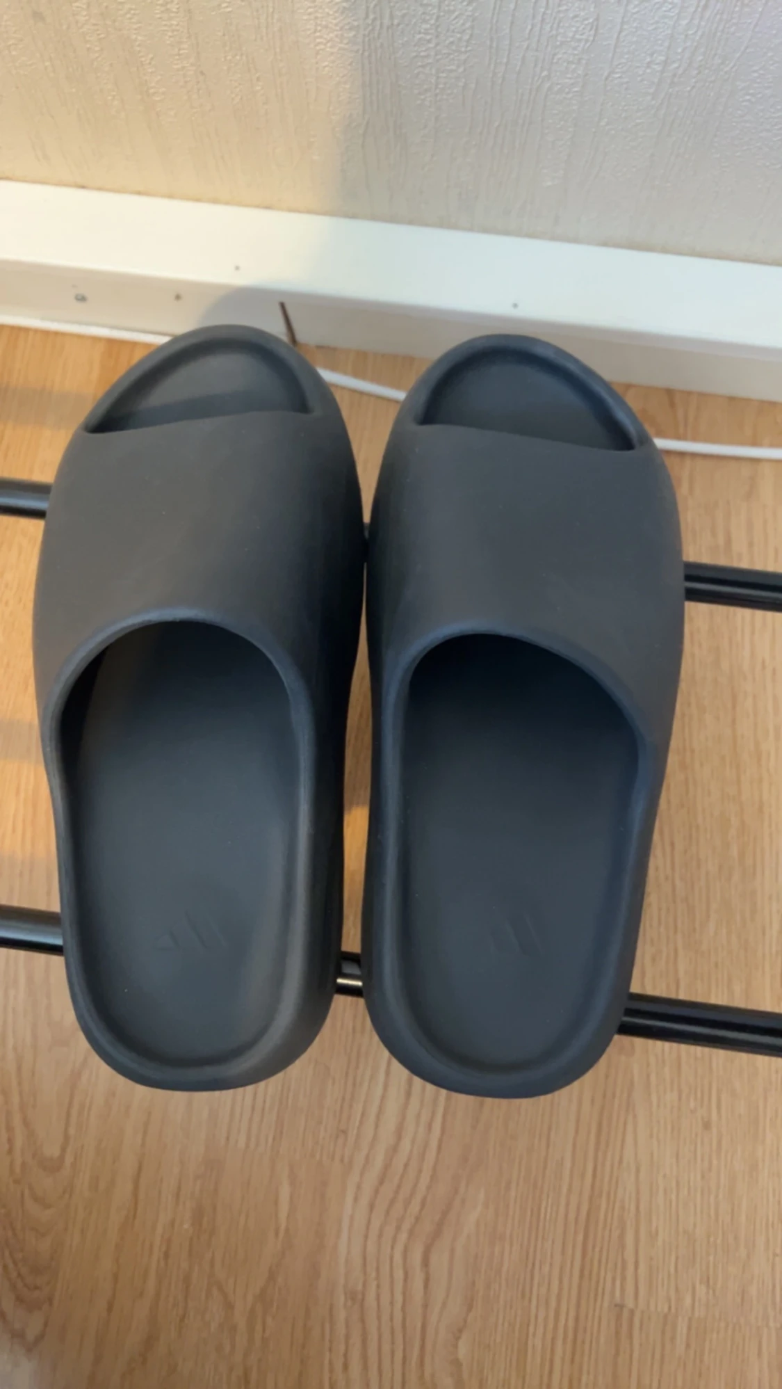 Yeezy slide onyx  - 90