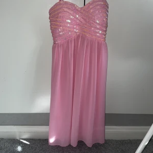 Balklänning - Kort ”balklänning” storlek XS