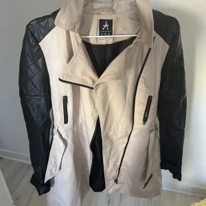 Jacka  - Använd fåtal gånger 