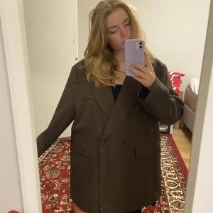 Oversized kavaj - Oversized brun kavaj från asos🧸  Är storlek 36 och 173 cm för ref