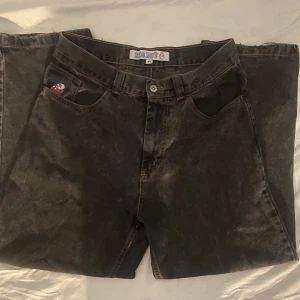 Polar Big Boys  - Byter eller säljer mina gamla bigboys, kan byta för ett par i större storlek med gamla loggan, skriv för fler bilder.  Pyttelite slit på byxbenen för att jag har saggat med dom 