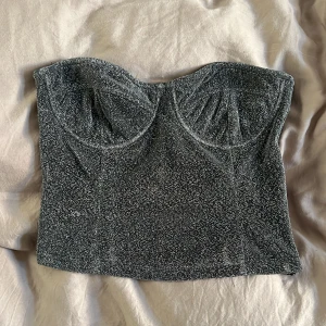 Korsett - As snygg fest topp!! Kommer inte till användning längre