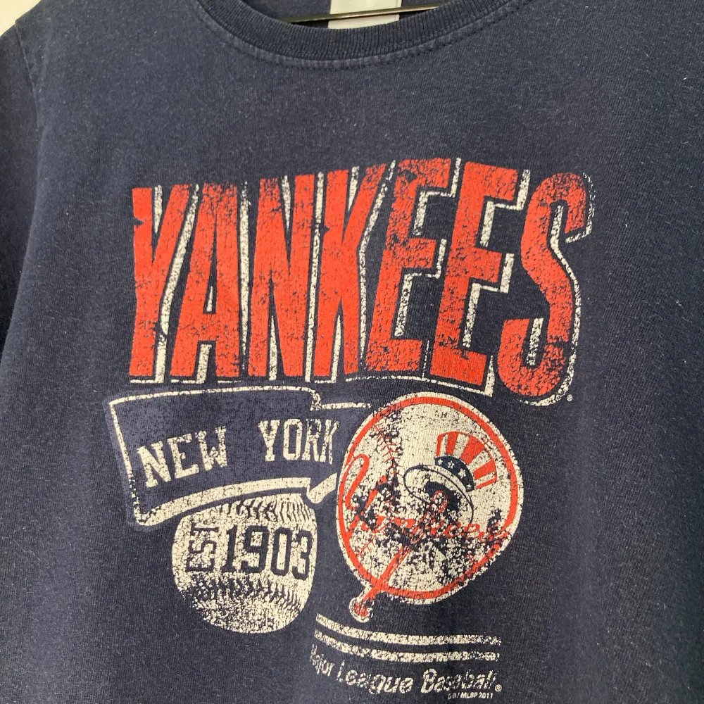 News tork yankees vintage T-shirt k storlek S. Material bomull . T-shirts.