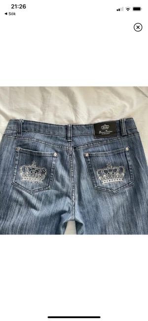 Victoria Beckham  - Köpte dessa av en annan ägare här på Plick men som tyvärr var för stora för mig! Passar längre personer. 1a och sista bilden är lånade! Det går bra att trycka på ”köp nu”. Pris går att diskutera