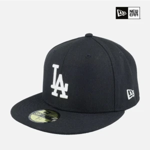 New era keps  - Använd en gång bara. Köpt från hatstore för 500kr, kom privat för fler bilder 