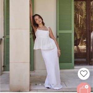 Nelly linne kjol - Helt ny lång linnekjol från Nelly i stl 34, nypris 499kr tänker mig 400kr! Prislappen är kvar