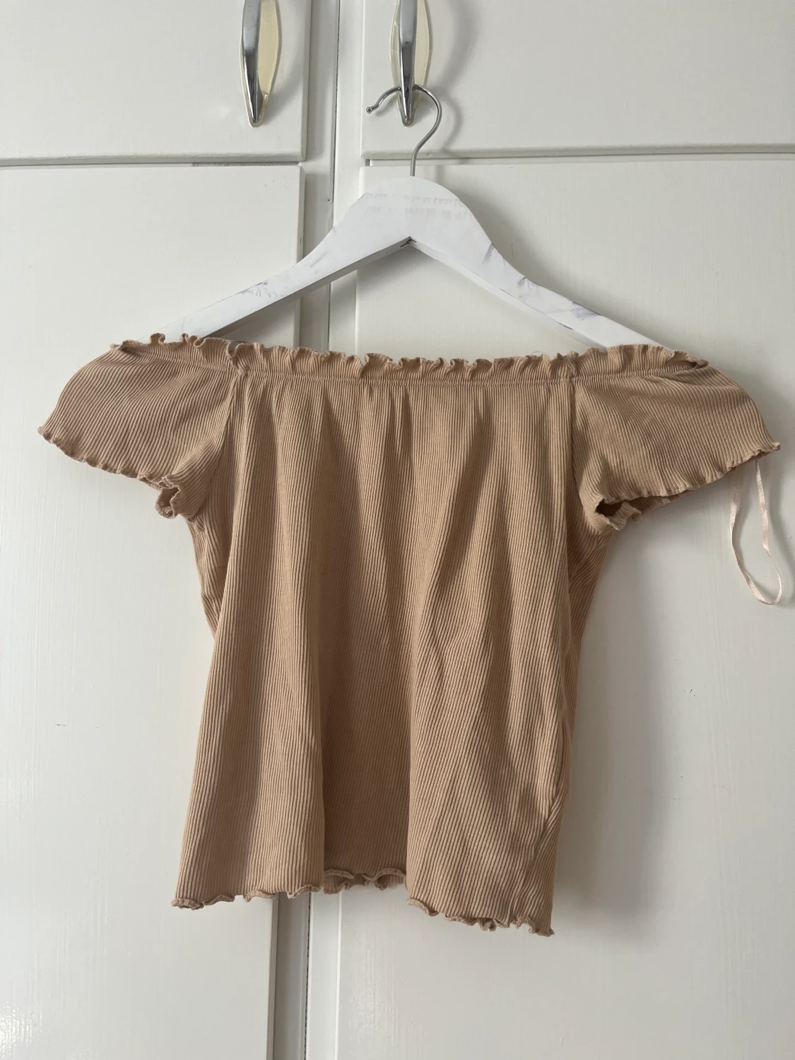 Beige off shoulder topp