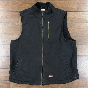 Dickies Workwear Vest - Snygg vintage väst ifrån Dickies i storlek L! Sitter som en M/L! Bara att skriva om du undrar över något🙏