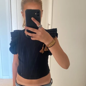 Snygg zara tröja🫶🏼 - Jättebra skick men börjar bli för kort för mig och använder inte den längre.