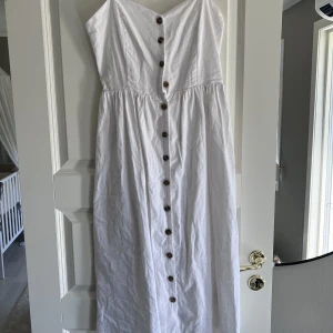 Klänning från h&m - Använd en gång