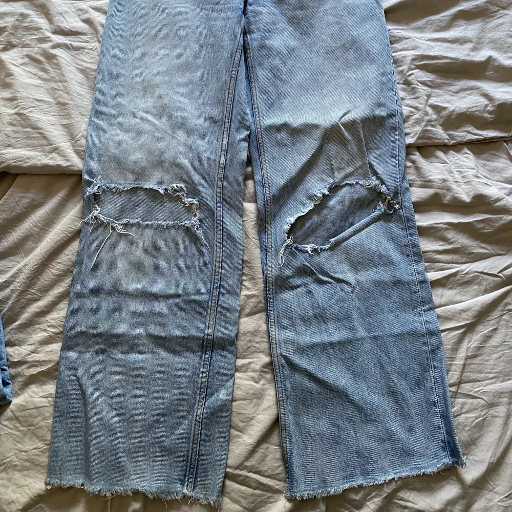 Jeans från gina i fint skick. Modellen 90s wide. Jeans & Byxor.