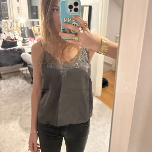 Spets linne - Sjukt sjukt sjukt fint spets/ satin linne😍😍😍 