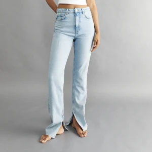 Jeans Gina tricot - Säljer dessa super snygga jeansen som är slutsålda på Gina tricot! Nypris 499