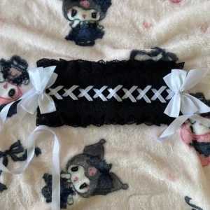 Handgjord headdress  - Handgjord headdress perfekt till lolita eller andra alt fashions! Helt oanvänd. 