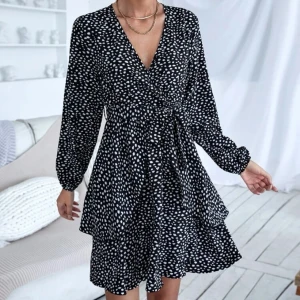 Klänning - Söt klänning som är jätteskön och luftig.